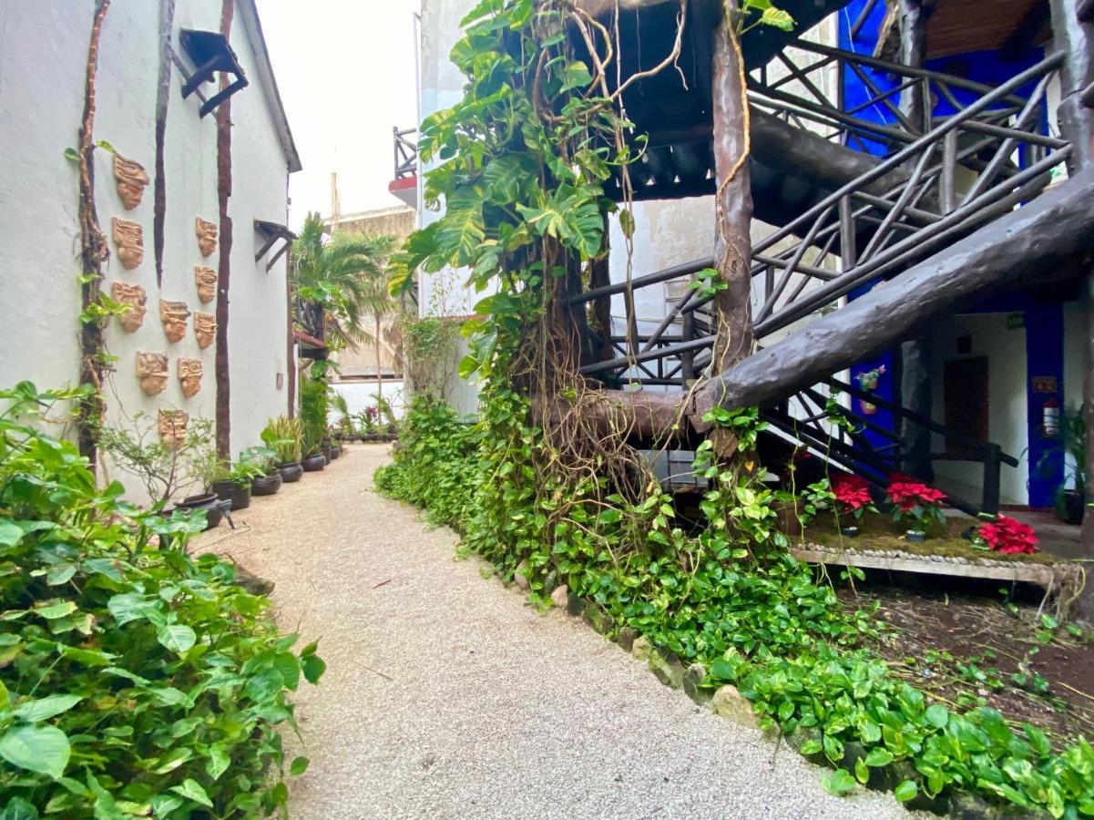 Casa Caribe Cancun Bagian luar foto A street in the old town
