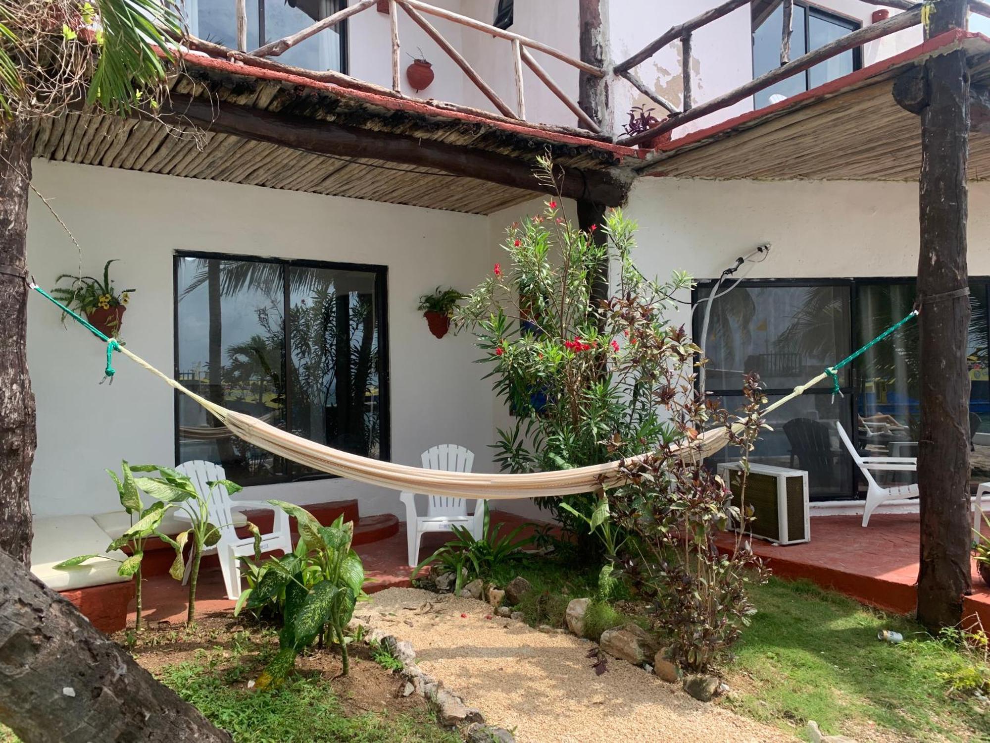 Casa Caribe Cancun Bagian luar foto A hammock in a hotel in San Juan del Sur, Nicaragua